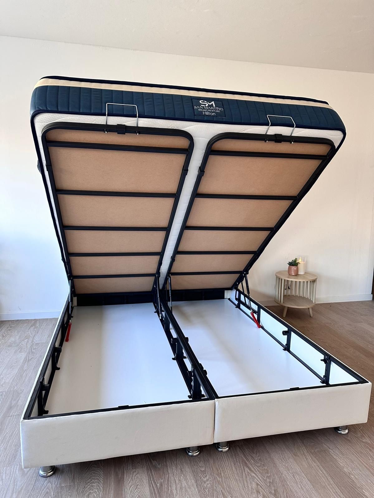 Lit Coffre Celia Velours Anti-Tache