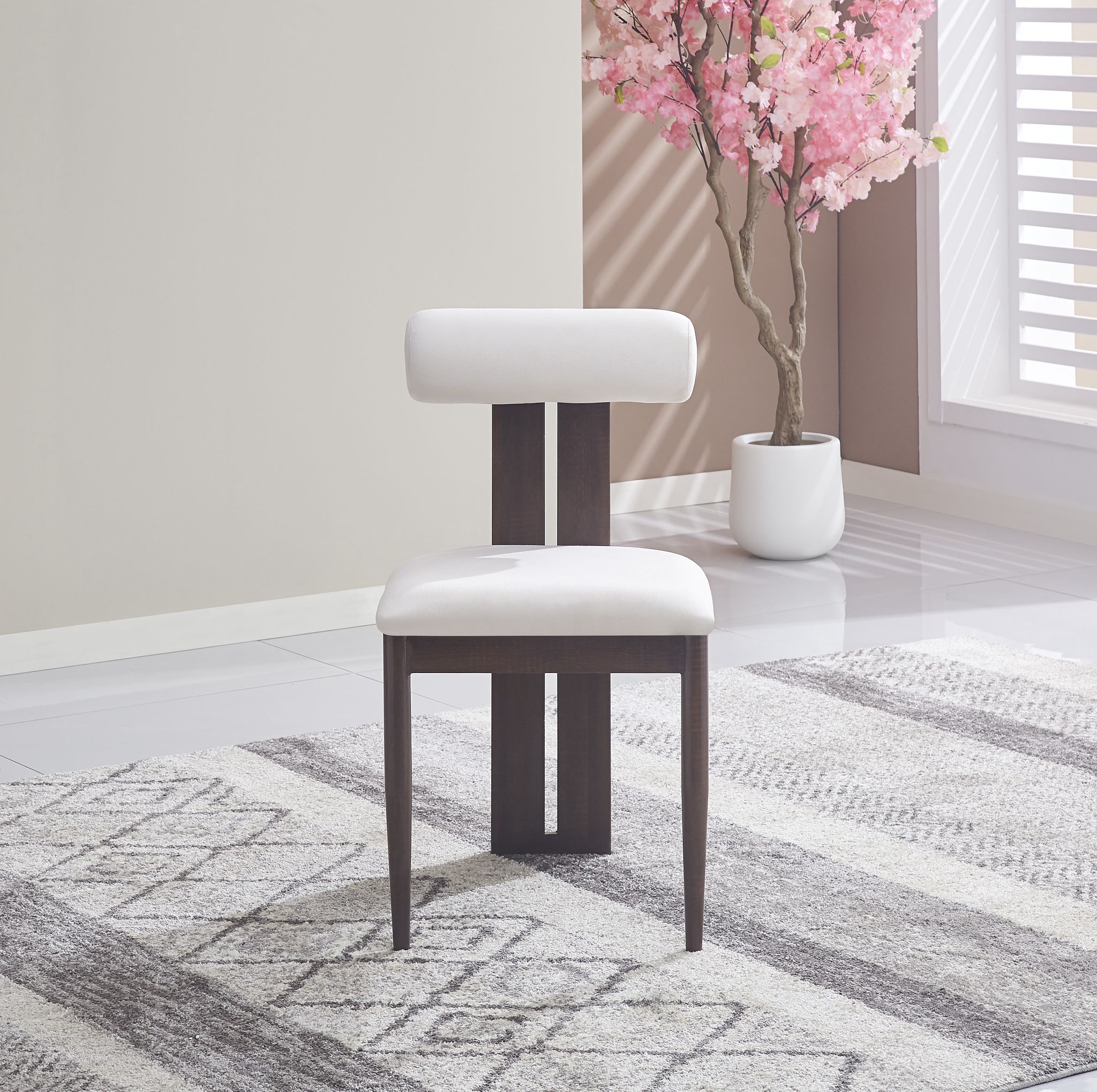 Chaise Tiffany Pied Effet Bois Noyer