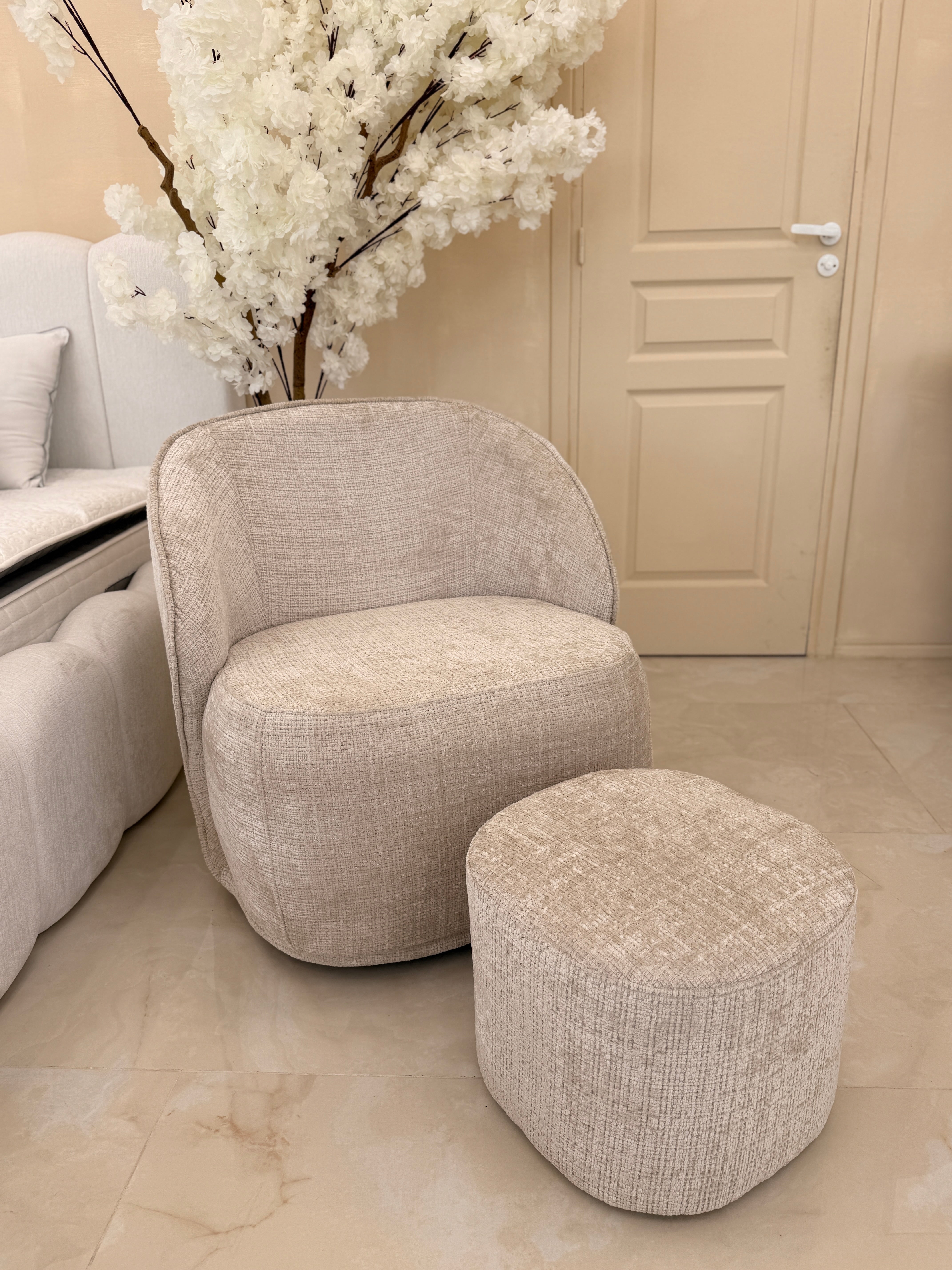 Fauteuil & pouf Elsa